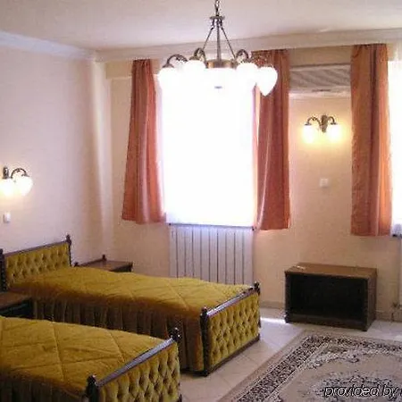 Happy Aparthotel 3*