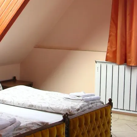 Aparthotel Happy 3*