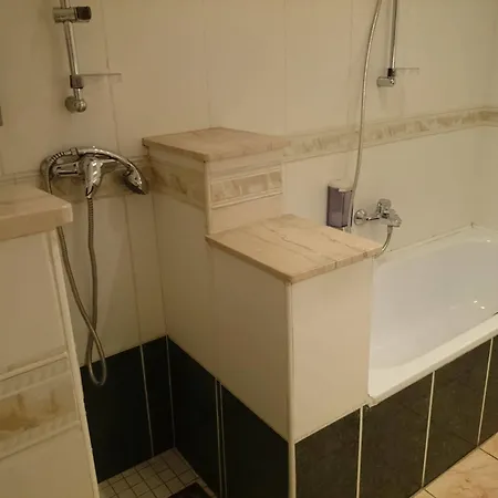 Happy Aparthotel