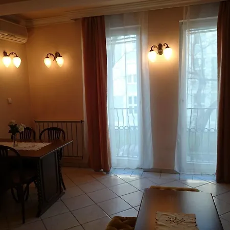 Happy Aparthotel